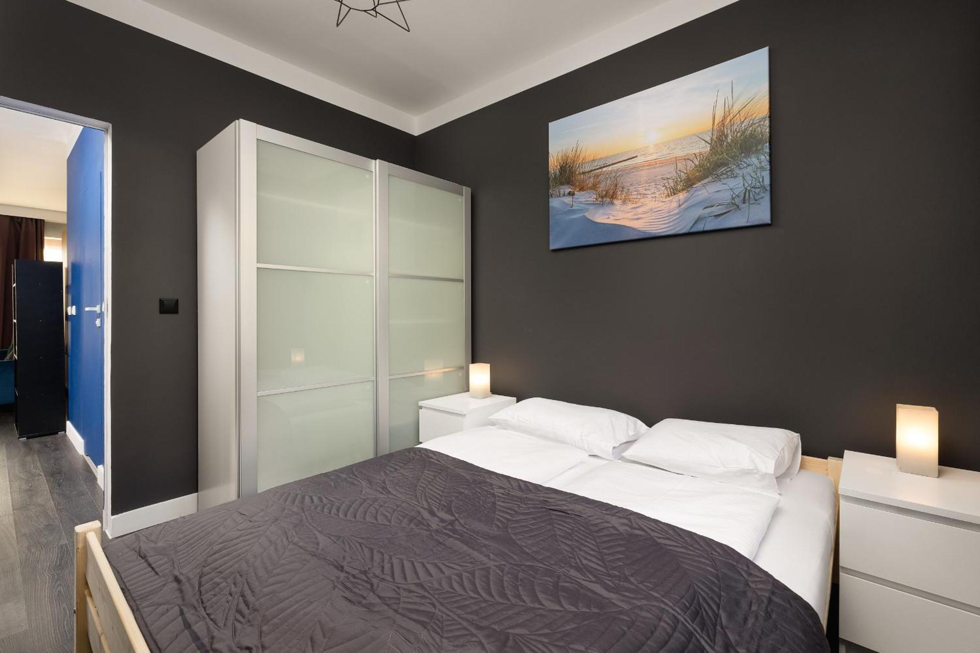 Mysterious Blue With Two Bedrooms And Balcony In By Renters Свіноуйсьце