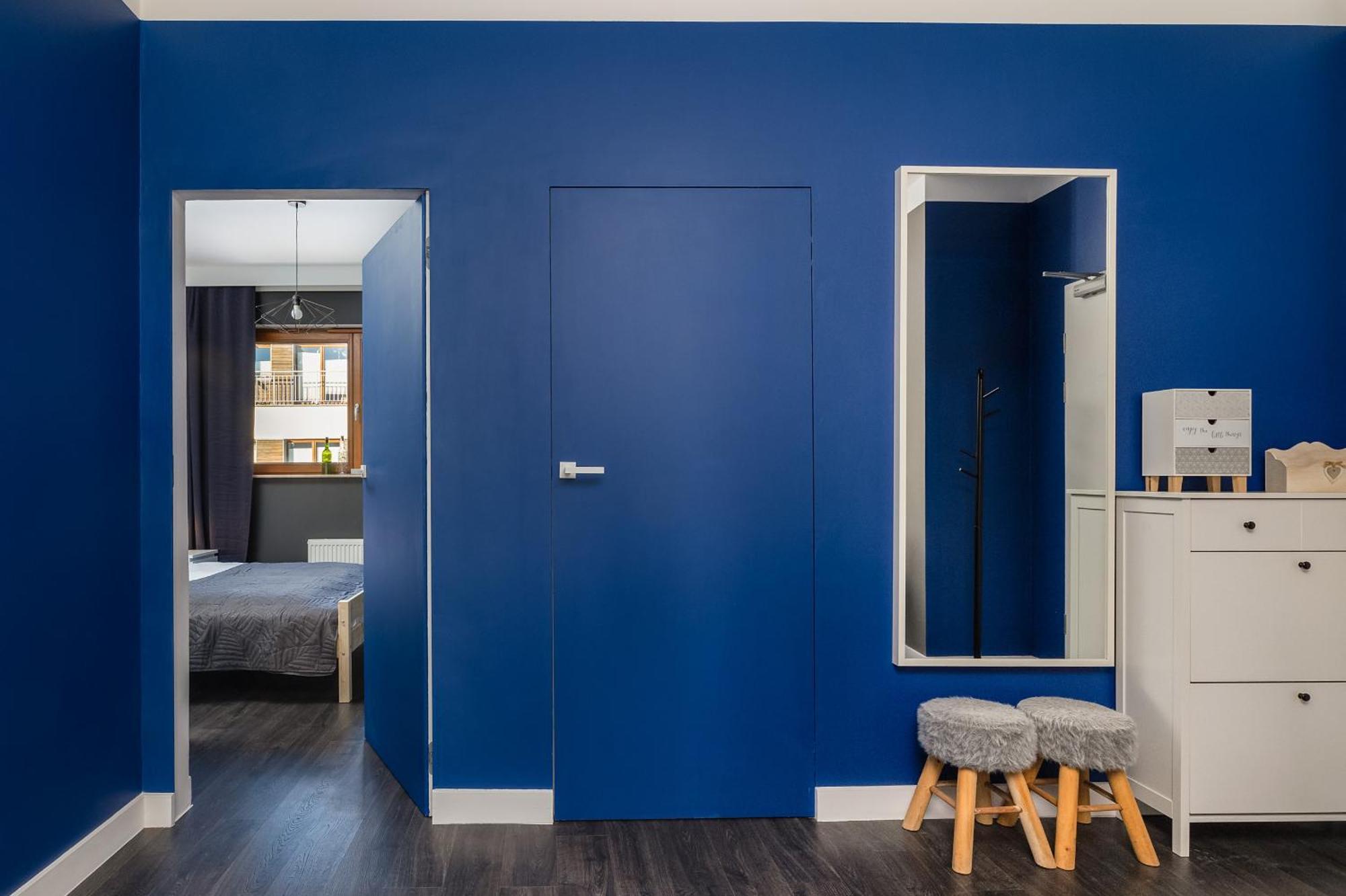 Apartment Mysterious Blue With Two Bedrooms And Balcony In By Renters *